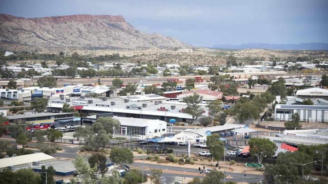 Curfew, extra cops: emergency grips Alice Springs