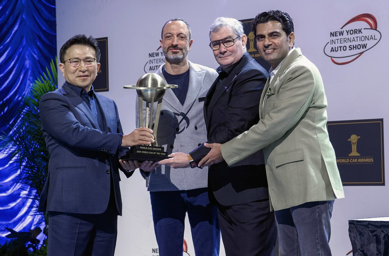 Kia EV9 secures double win at the 2024 World Car Awards