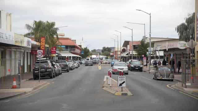 Curfew fails to wipe out youth crime wave in red centre