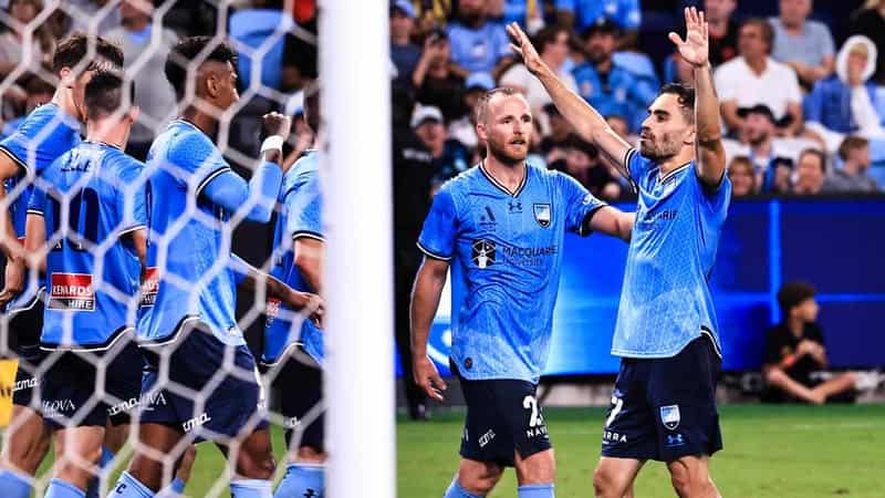 Sydney win a setback for Mariners in race for top spot