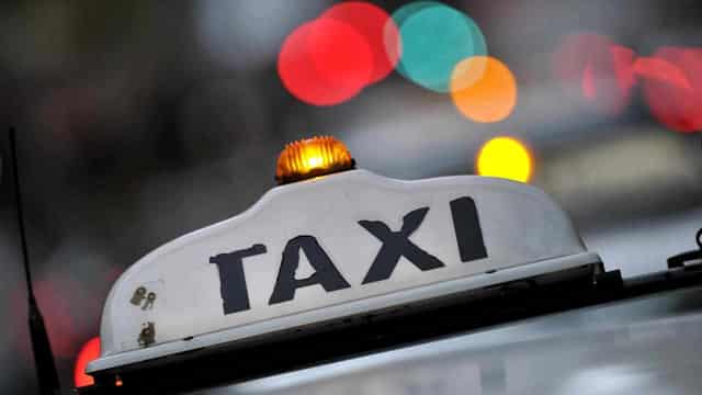 Teen charged over pulling a knife on two cabbies