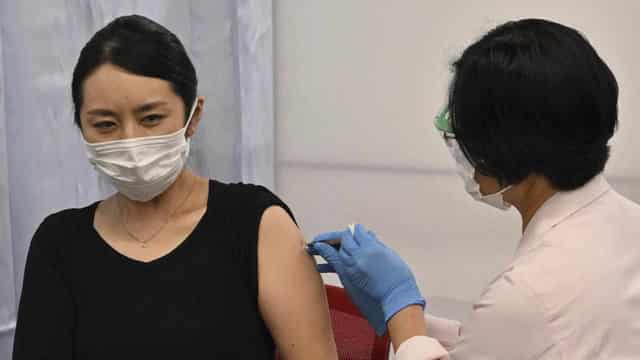 No, Japan hasn't banned COVID-19 vaccines