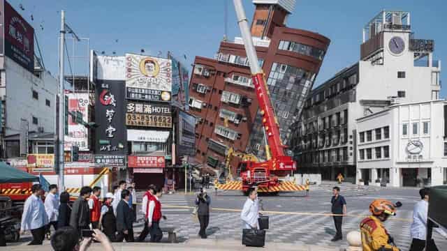 Taiwan miners rescued as earthquake injuries top 1000