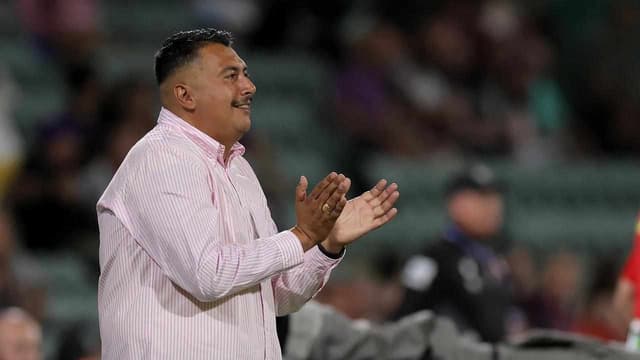 Mariners host Phoenix in likely ALM premiership decider