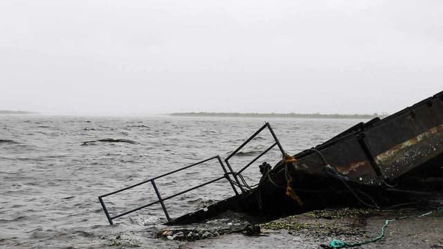 More than 90 killed as boat sinks off Mozambique coast
