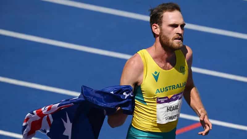 Hoare makes eagerly-awaited return in 1500m