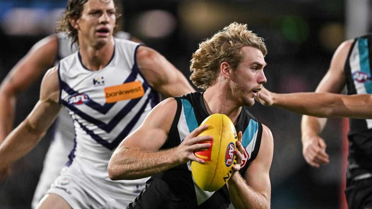 Fast-finishing Port Adelaide pip Fremantle in thriller