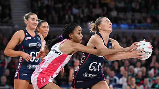 Vixens down Thunderbirds in last-gasp thriller