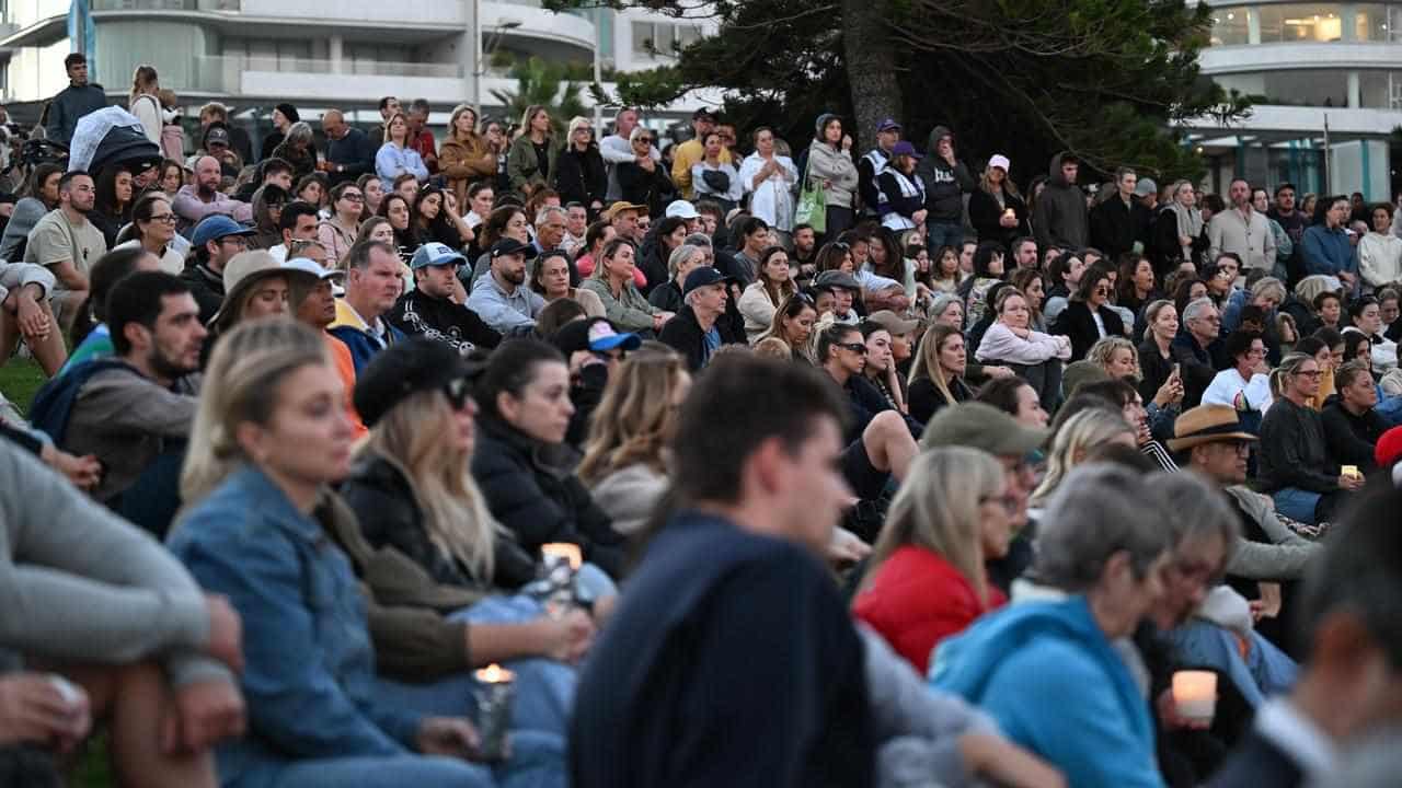 First memorials for Bondi victims, paddle-out planned