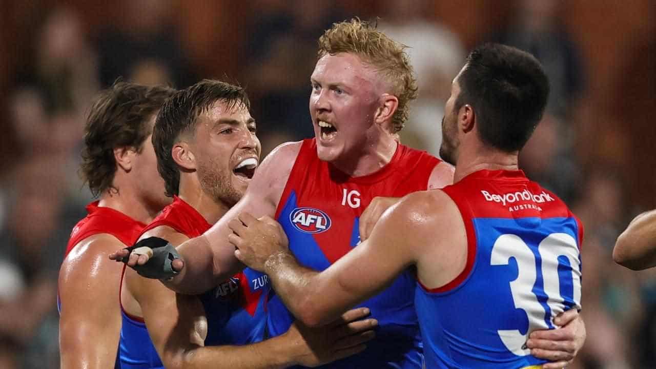 Oliver cleared for Dees, Hawks' Jiath sidelined again