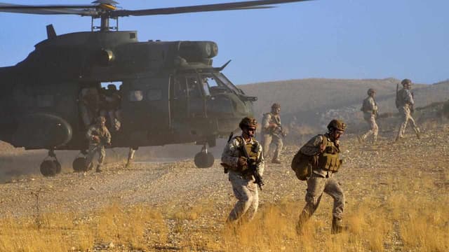 UK on 'war footing', gives Ukraine $A1b in military aid