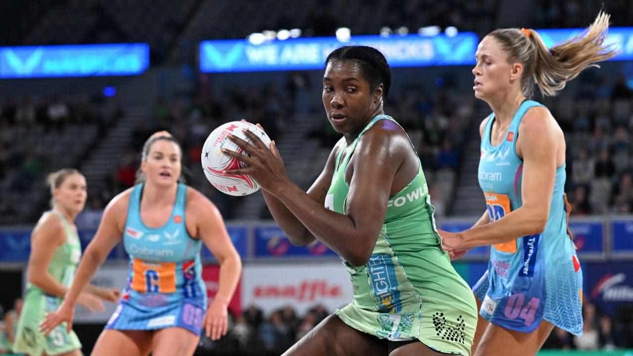 On-song Jhaniele passes 8000-mark as Fever beat Mavs