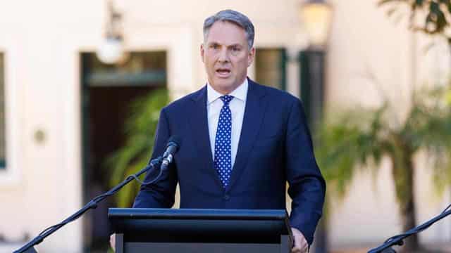 Australia gives $100m to Ukraine during minister's trip