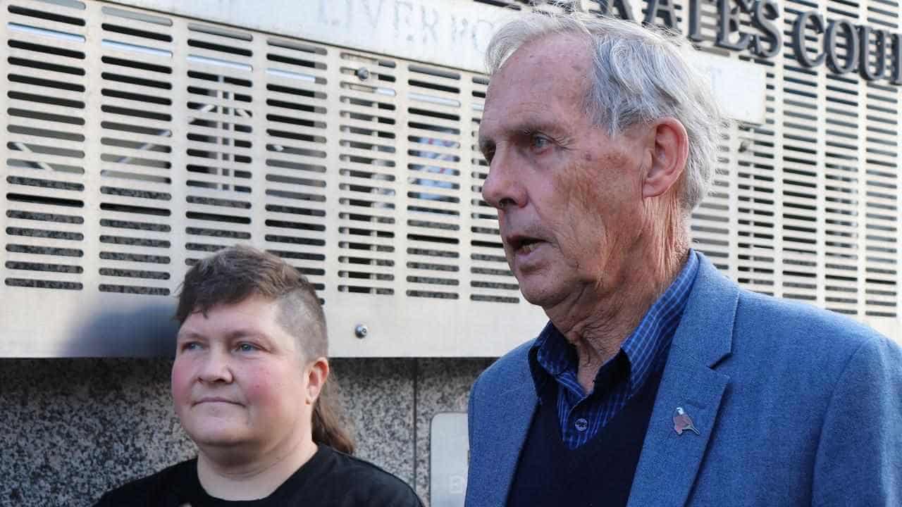 Bob Brown to fight forestry protest trespass charge