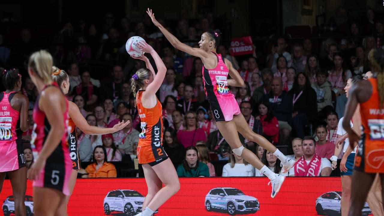 Thunderbirds thrash Giants in Super Netball blowout