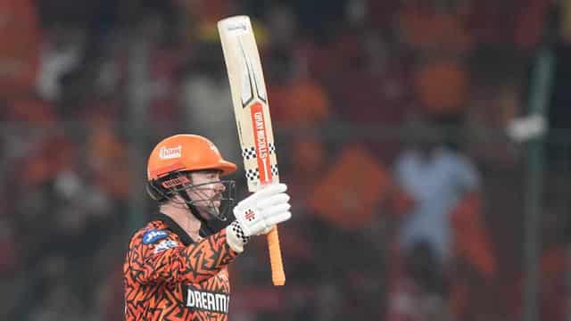 Classic Head start powers Cummins' men to IPL rout