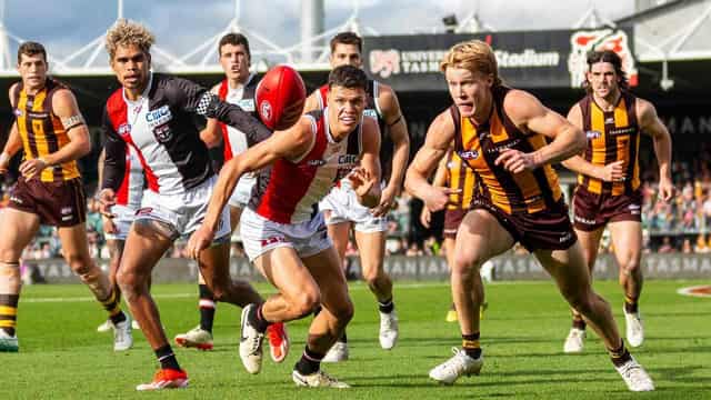 Hungry Hawks hang tough to hold off 'mundane' Saints