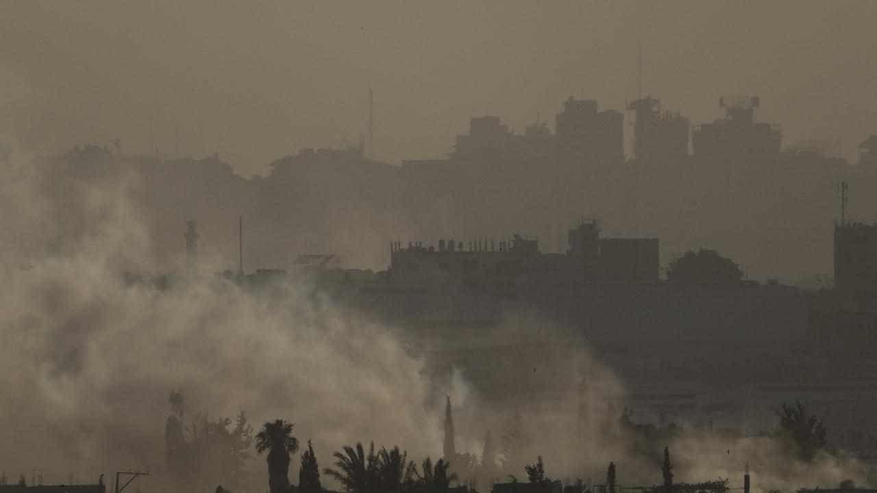 Israeli tanks push ahead as displaced Gazans flee again