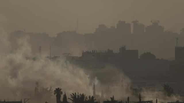 Israeli tanks push ahead as displaced Gazans flee again