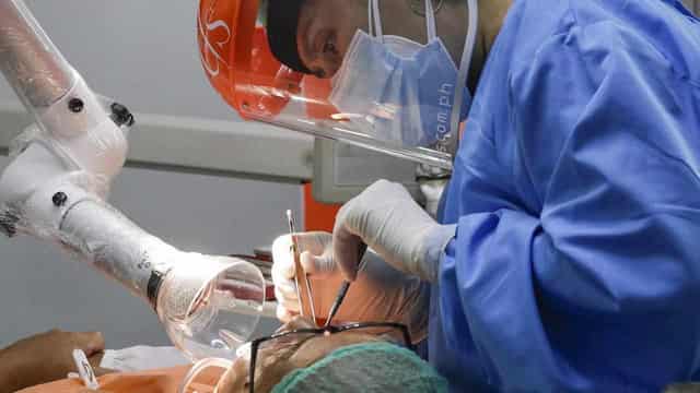 Aussies chipping away at their super for dental work