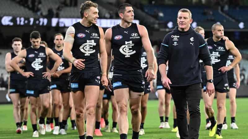 Voss tips star to stay, Blues eye Swans midfield battle