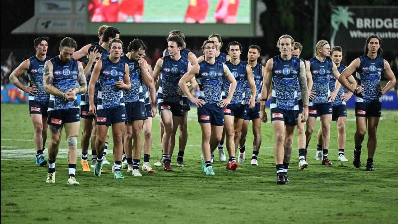 Coach Scott not panicking amid Geelong form slump