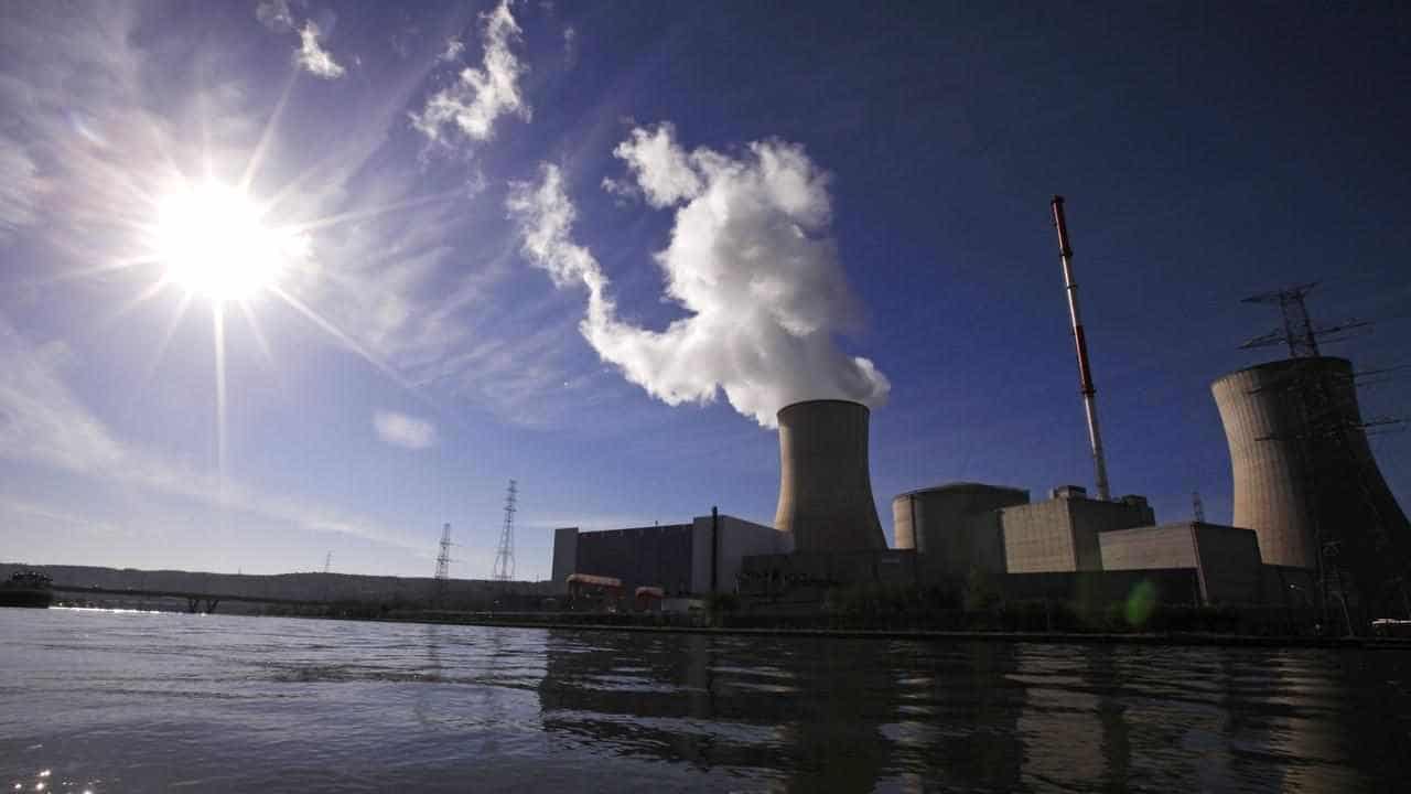 Nuclear option costs 'six times more' than renewables