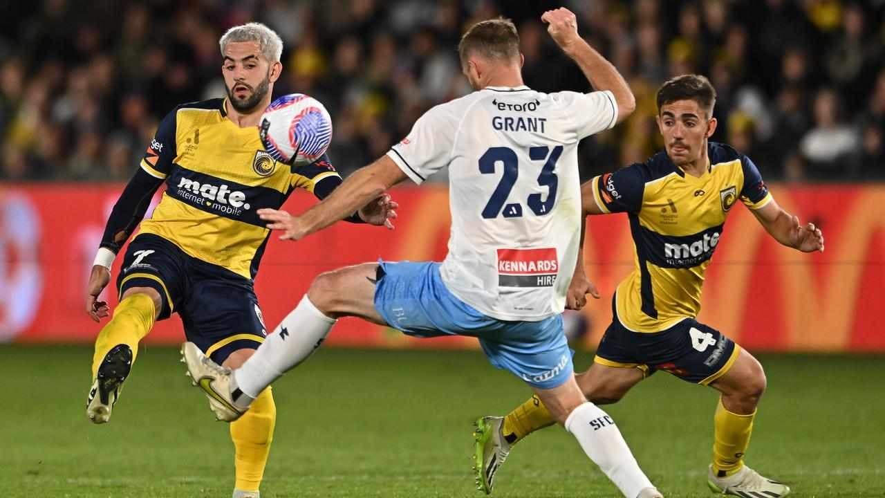 Bleach boys' peroxide pact fuels Mariners' GF bid