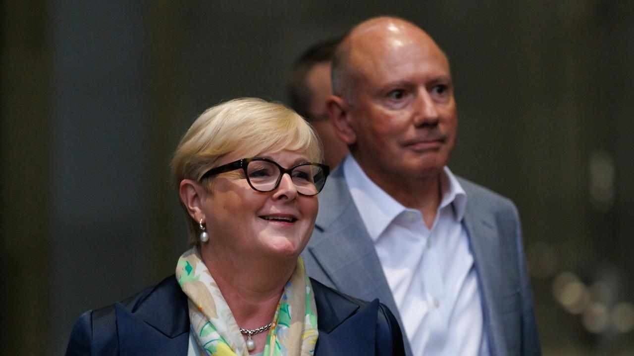 Reynolds and Higgins defamation case peace talks halted