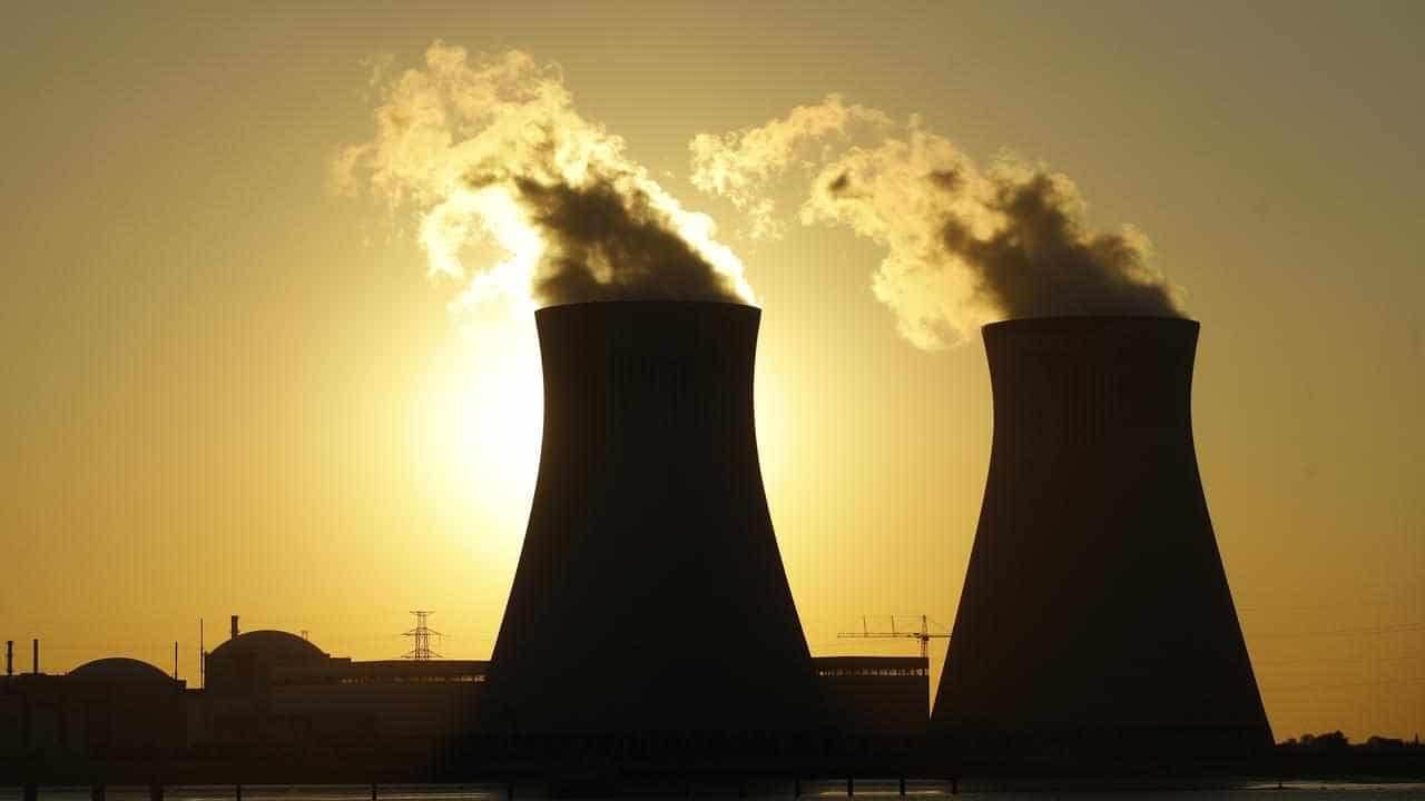 Coalition commits to nuclear despite damning report