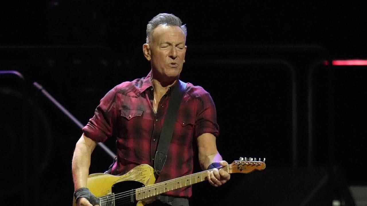 Springsteen cancels run of dates over 'vocal issues'