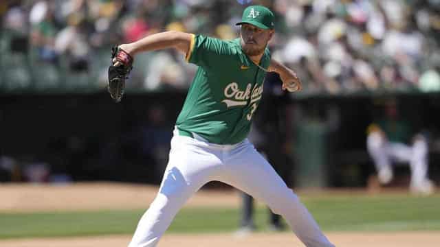 Aussie pitcher makes Major League Baseball move