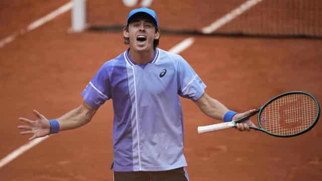 Stars aligning for de Minaur in Paris as Zverev awaits