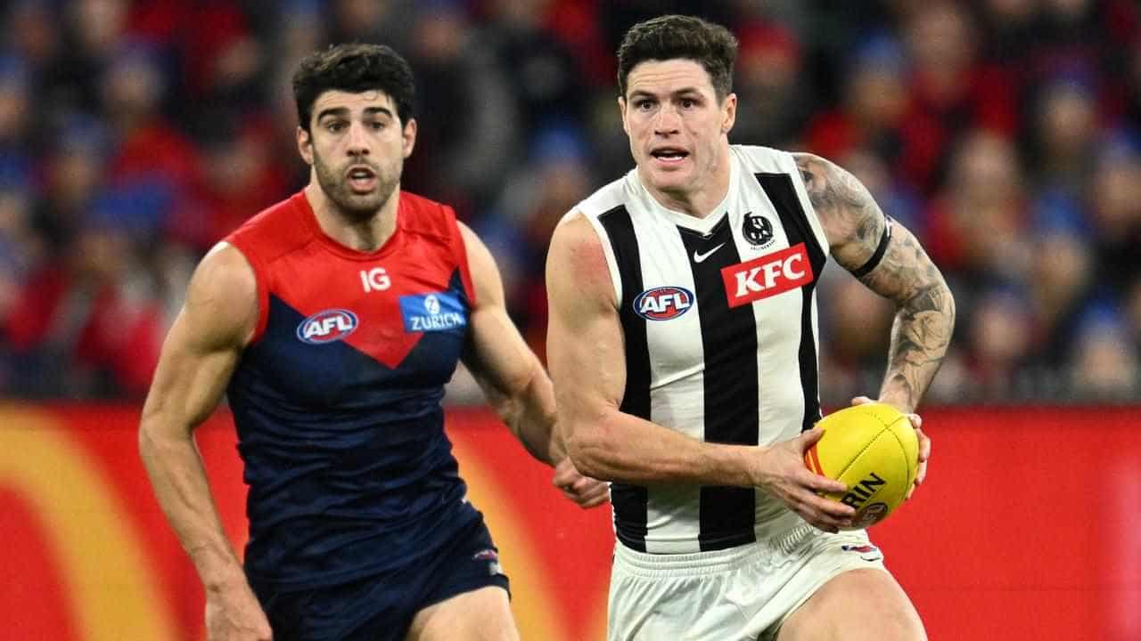 Collingwood's Crisp closes on AFL games streak record