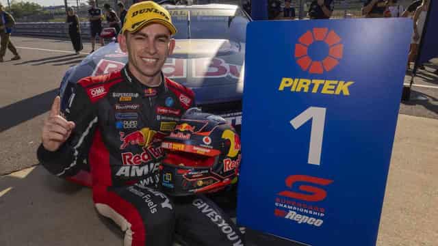 Feeney tightens Supercars title chase with Darwin win