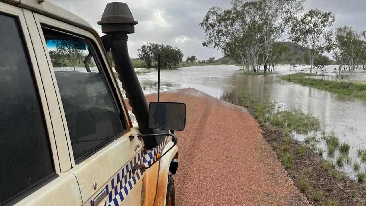 Flood alert for some WA regions as nation shivers