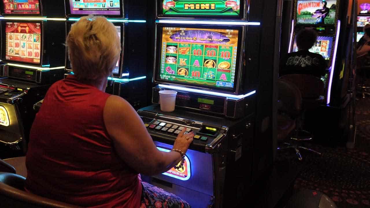 Gamblers limited to $50 daily losses on pokies