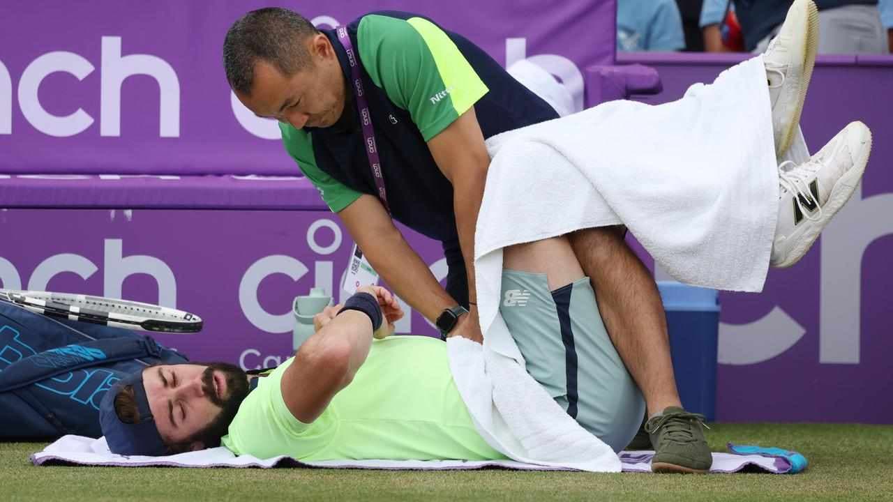 Ailing Thompson injured in Queen's Club semi-final loss