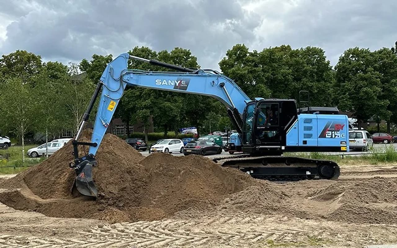 SANY's Electric Excavator SY215E Makes European Debut