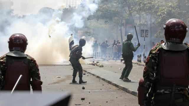 Five dead as Kenyan police open fire on protesters