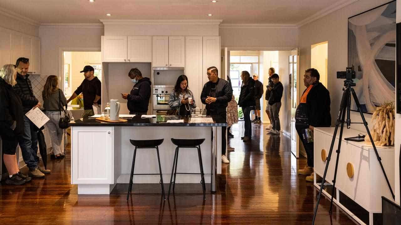 Average Australian house price hits almost $800,000