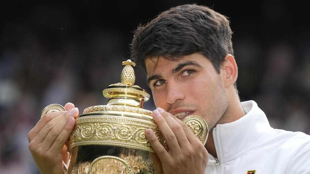 Alcaraz destroys Djokovic's dream of beating Court mark