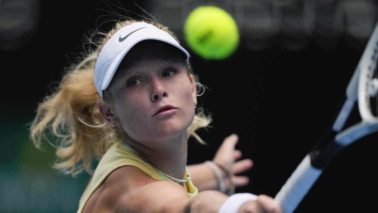 Rising Aussie Jones beaten in Wimbledon girls' final