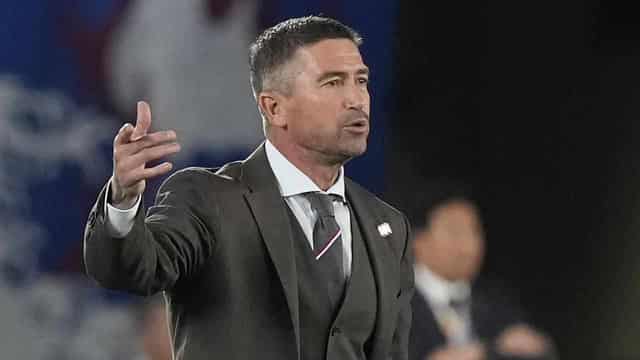 Socceroos great Harry Kewell sacked by Japanese club