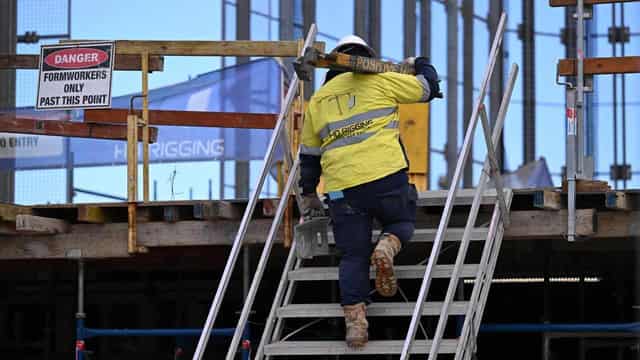 Mixed jobs data highlights rate balancing act for RBA