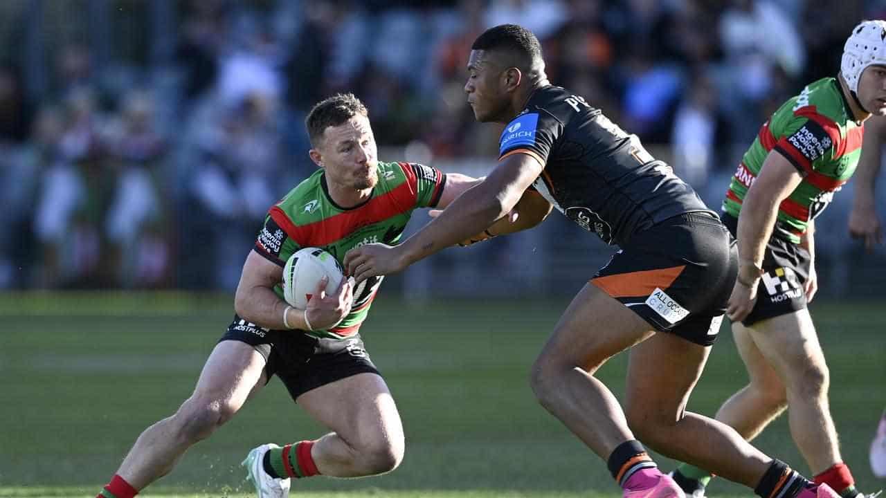 Souths win Gosford try-fest to keep finals hopes alive