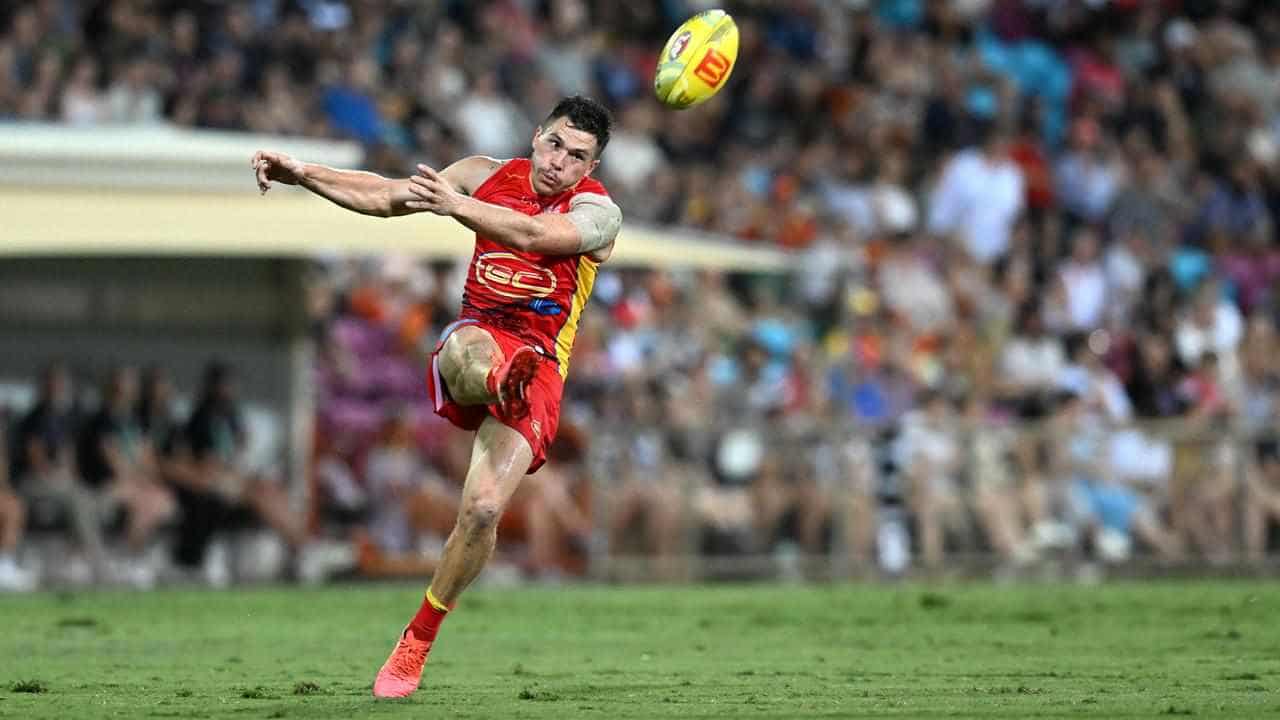 Free agent Ainsworth stays at Gold Coast