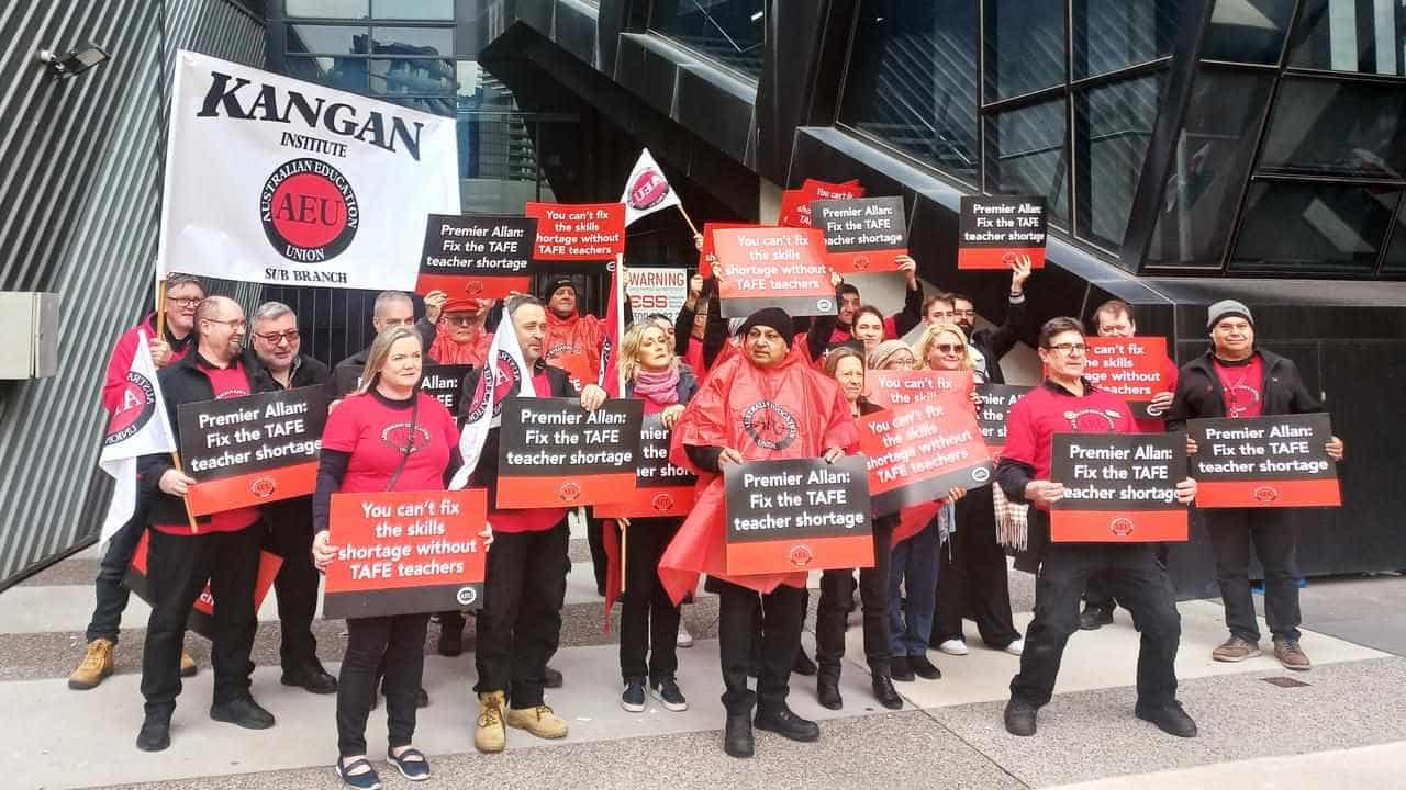 Teachers walk from TAFE classes as pay talks flounder