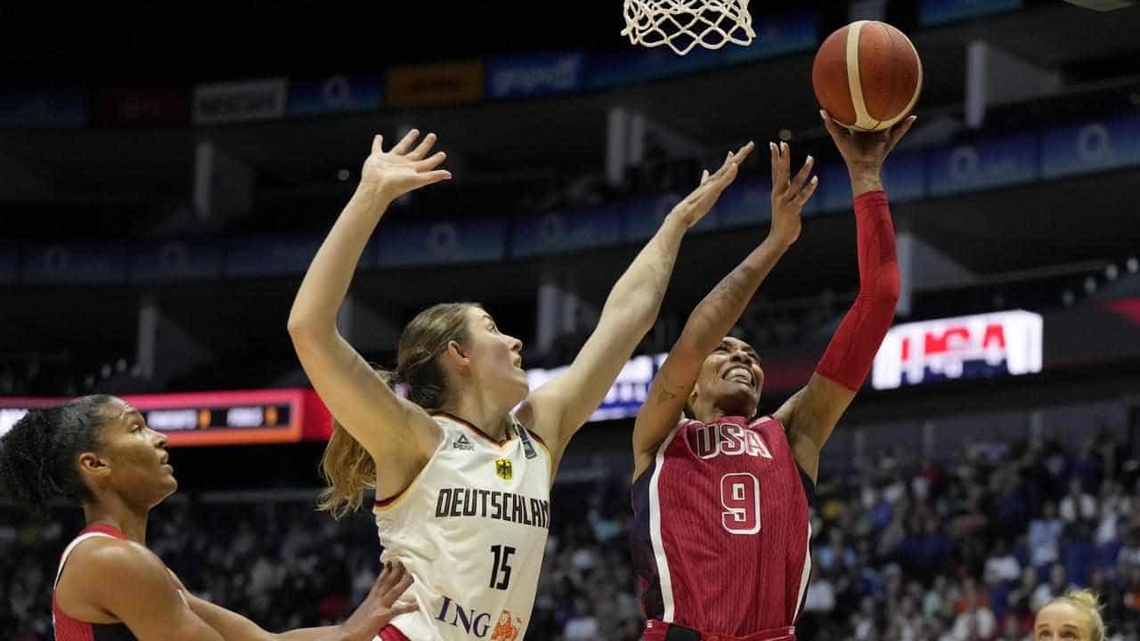 US women's basketballers rebound from All-Star defeat