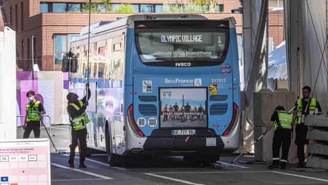 Aussies urge Olympic organisers to fix transport issues